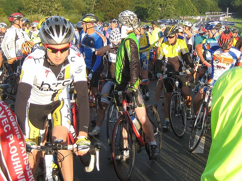 2011-08-26 04 02 Rando Plouay Attente du depart des parcours cyclotouristes.JPG